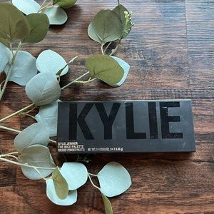 Kylie Cosmetics “The Nice Palette” brand new